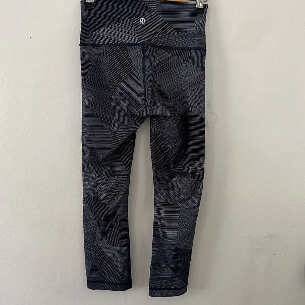 Lululemon Capri leggings EUC